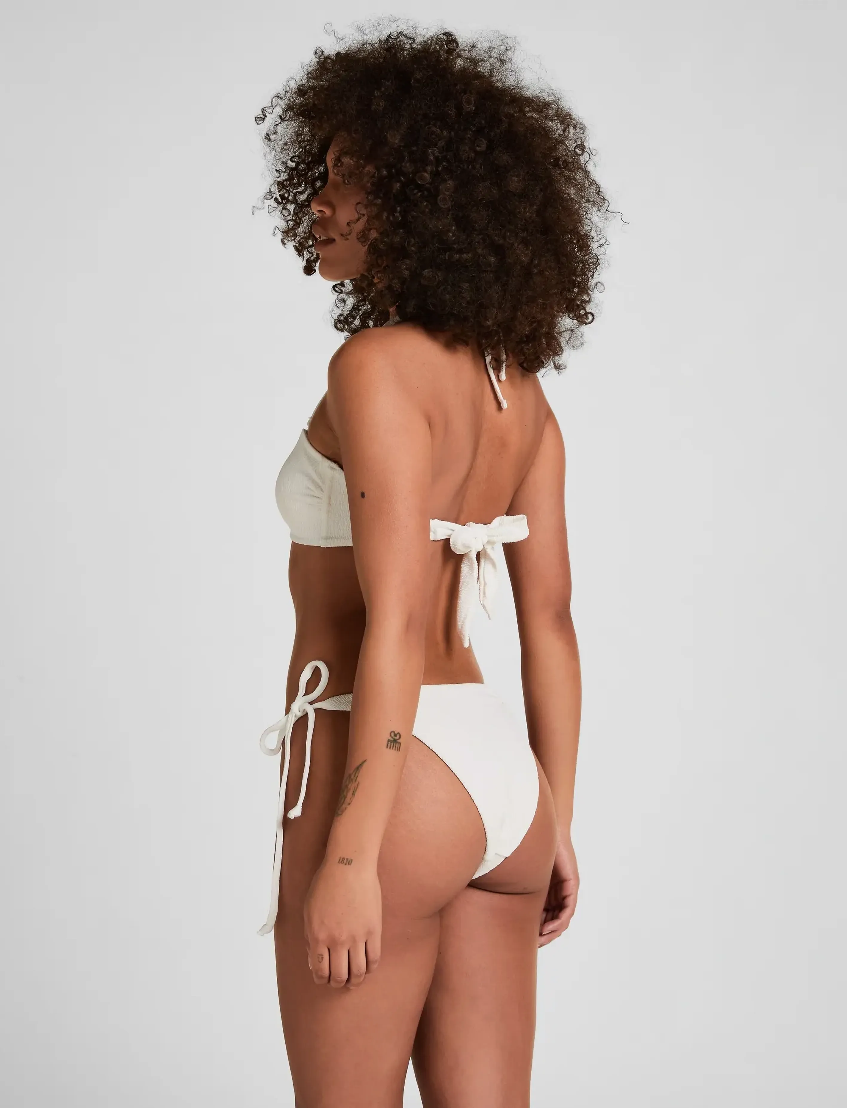 Hunkemöller - CRINKLE HL CHEEKY T - brazilian bikinis - snow white - 4