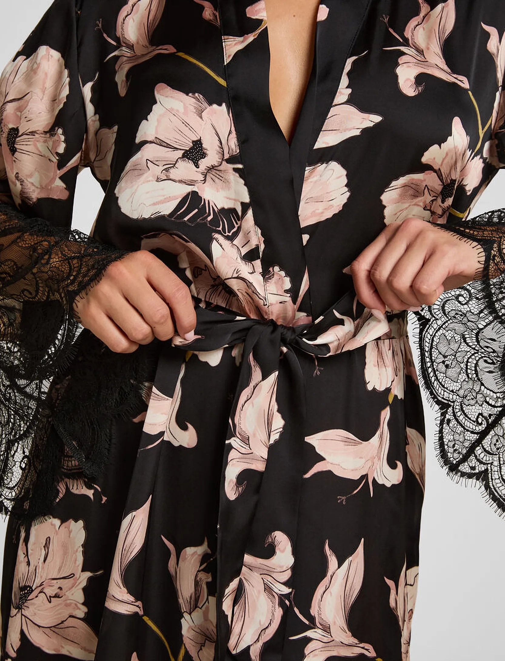 Hunkemöller - KIMONO LONG SATIN LACE FLOWER - kimonos - caviar - 3