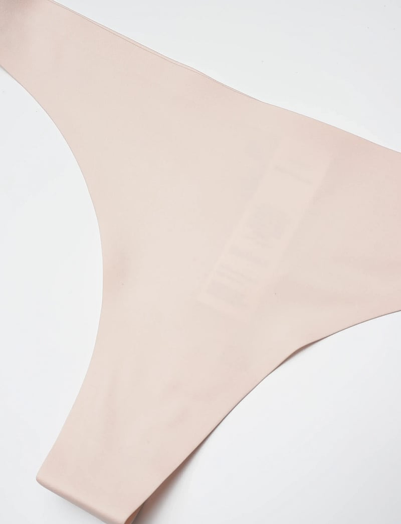 Hunkemöller - Ultimate Comfort String R - seamless trosor - shell - 5