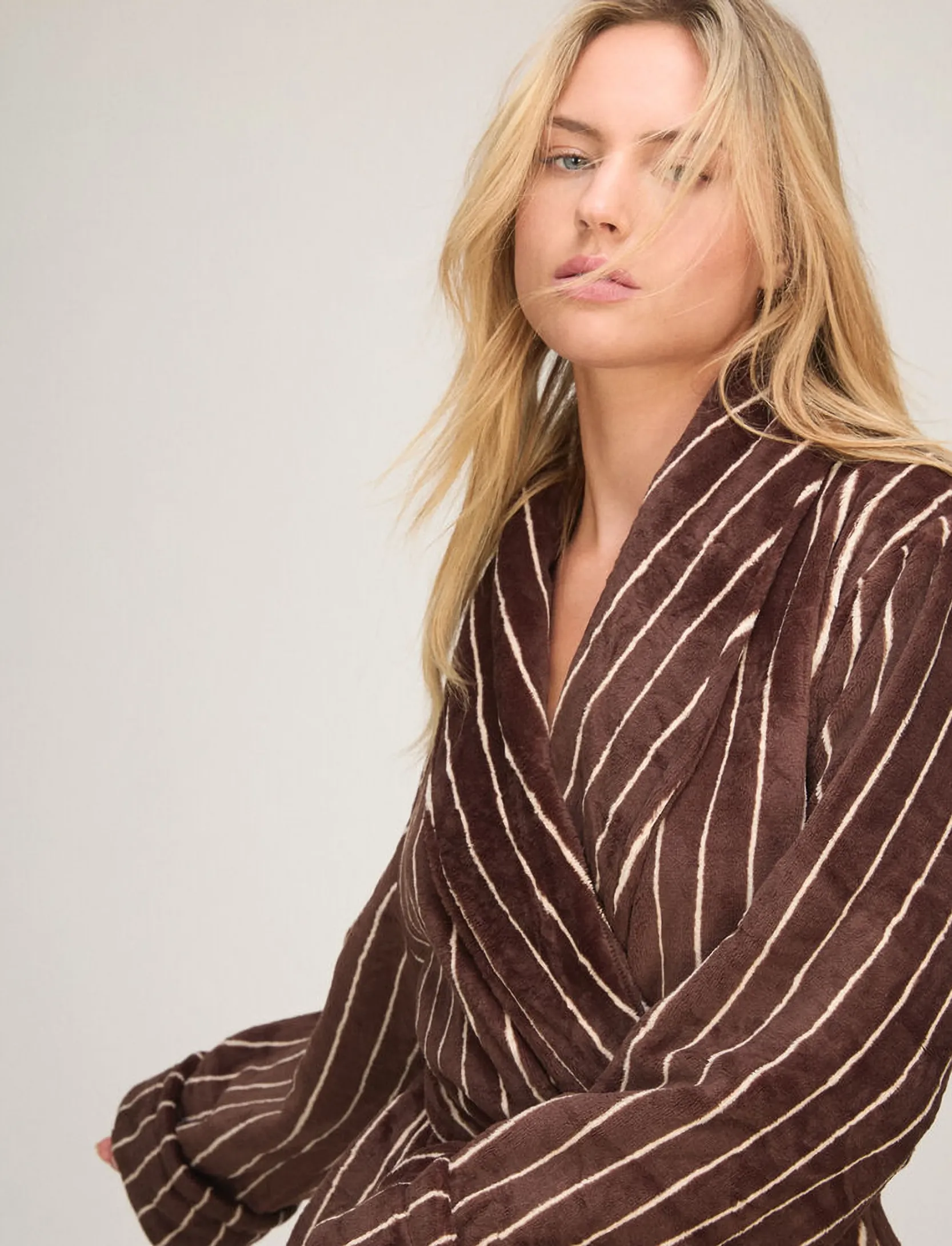 Hunkemöller - ROBE LONG SOFT FLEECE STRIPE - coffee bean - 4