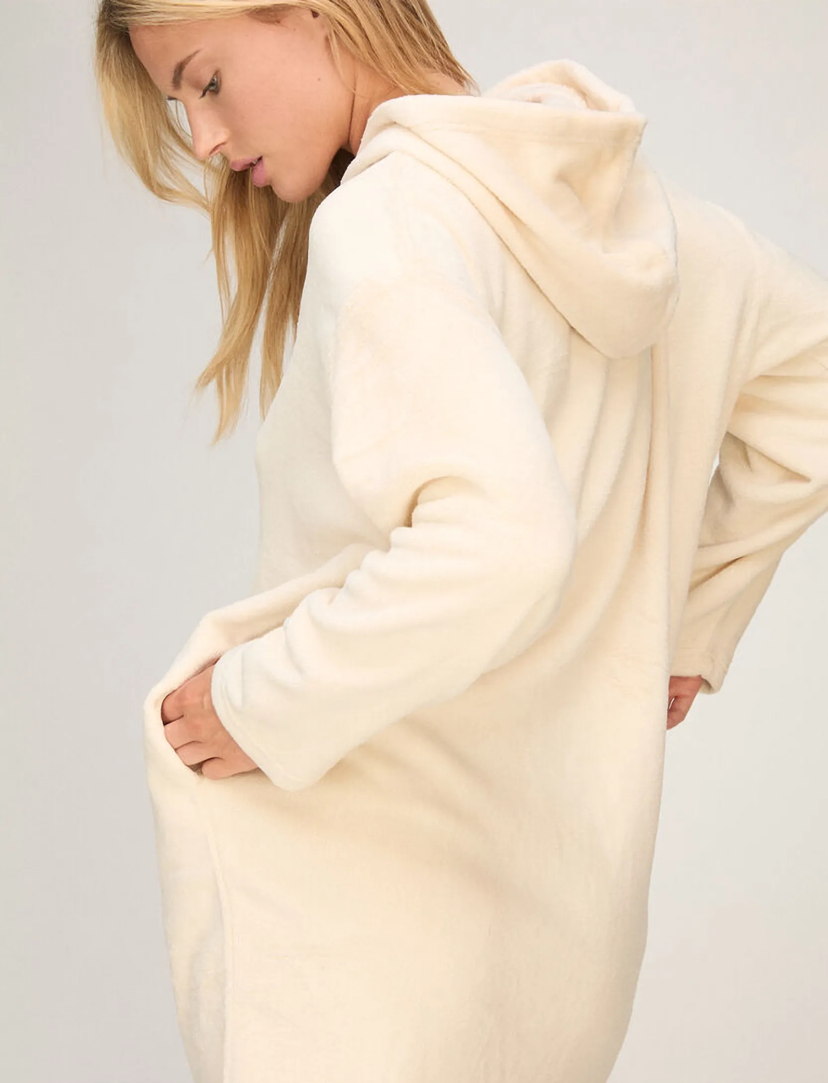 Hunkemöller - PONCHO FLUFFY FLEECE HOOD - korte kjoler - gardenia - 5