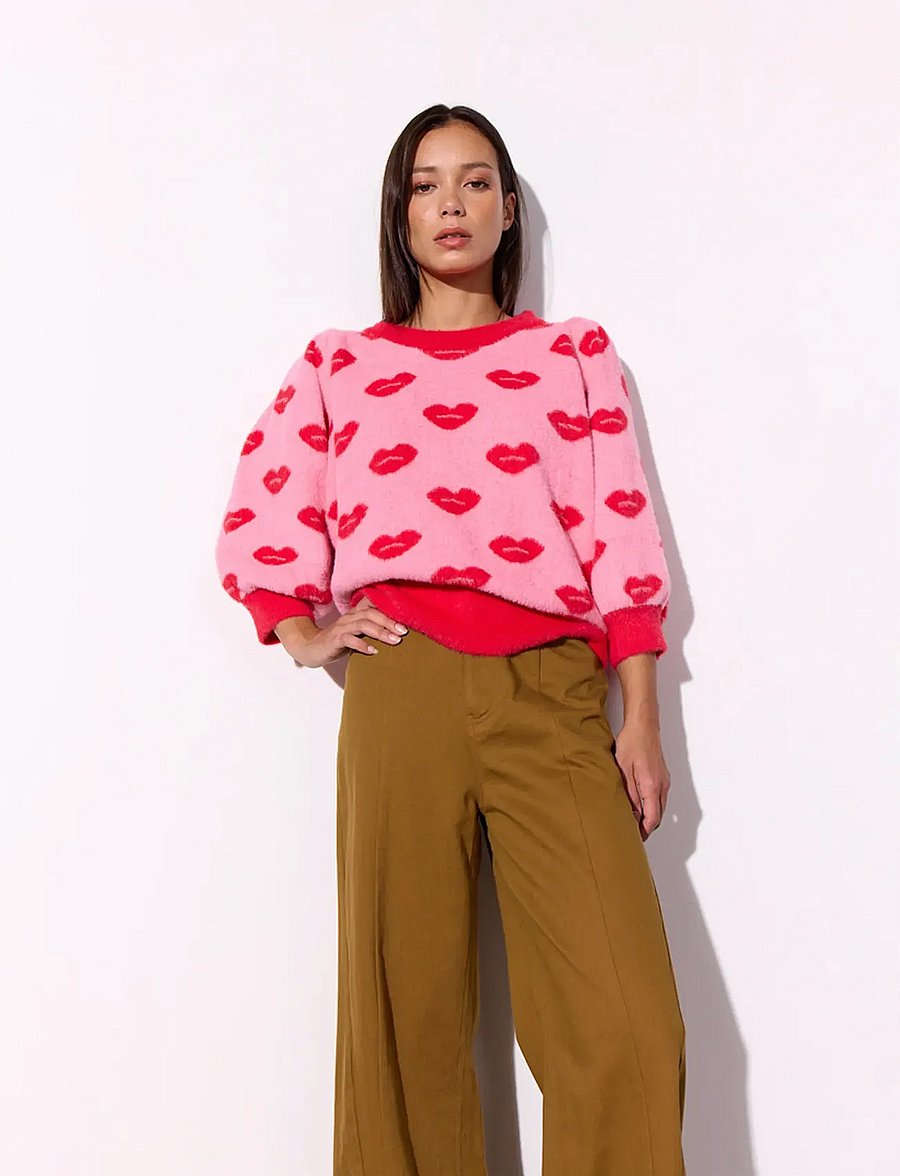 Hunkøn - Lilou Blouse - striktrøjer - kiss me art print - 3