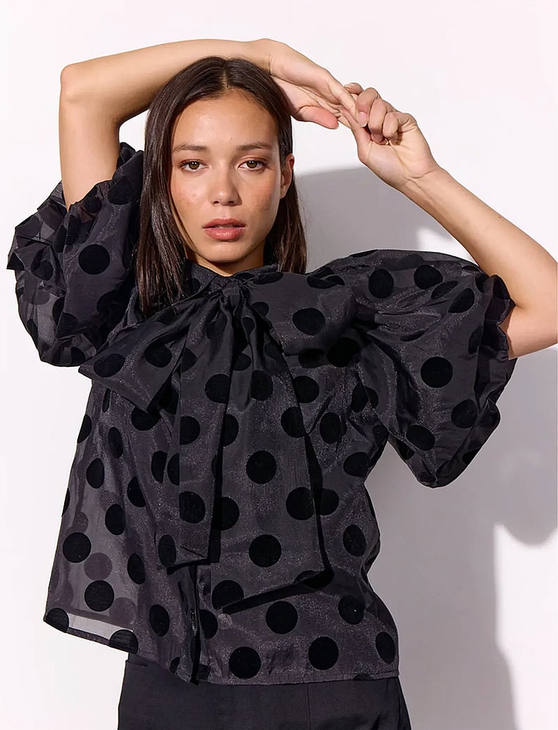 Hunkøn - Bobby Shirt - kurzämlige blusen - black w/dots - 0
