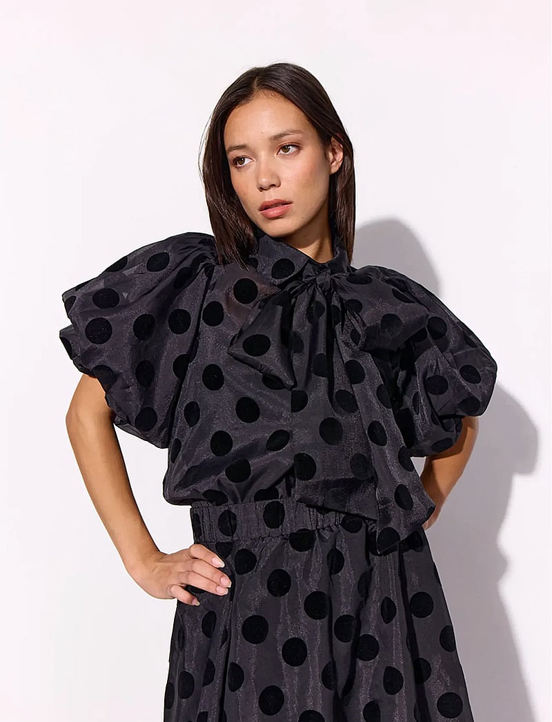 Hunkøn - Bobby Shirt - kurzämlige blusen - black w/dots - 4