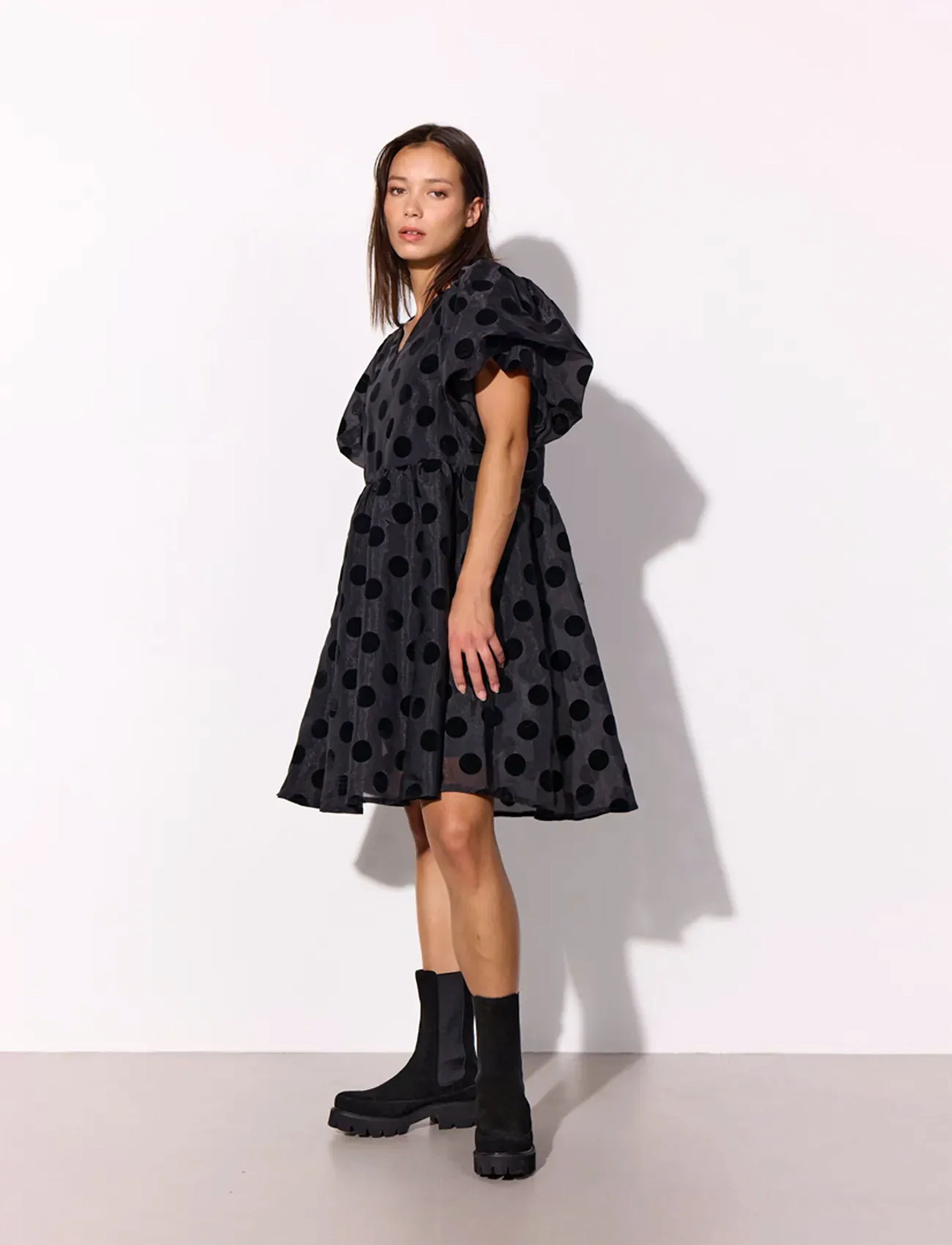 Hunkøn - Bobby Dress - midikleider - black w/dots - 4