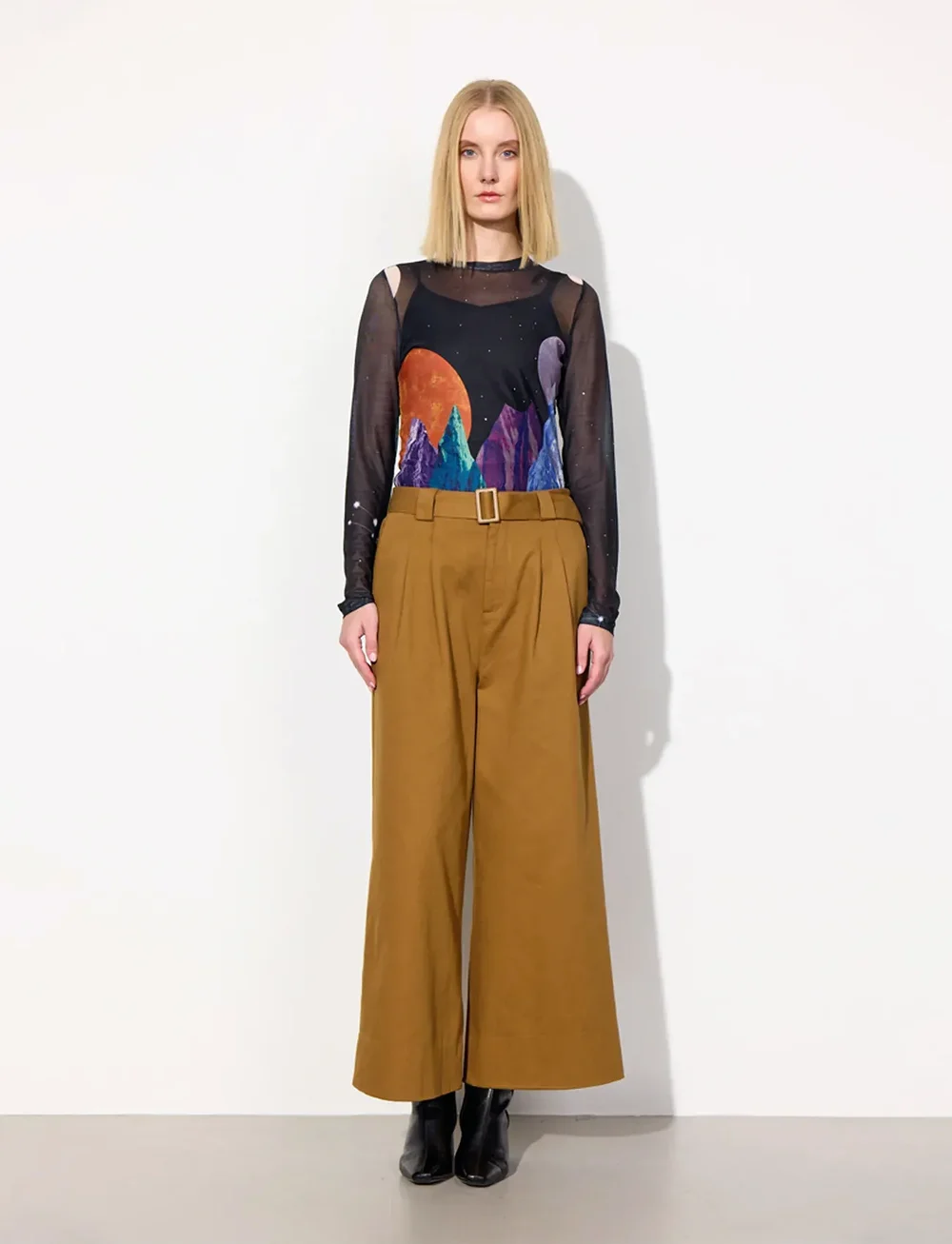 Hunkøn - Annika Mesh Blouse - langärmlige tops - outer space art print - 2