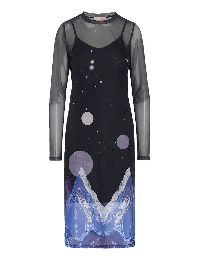 Hunkøn - Annika Mesh Dress - vabaaja kleidid - outer space art print - 1