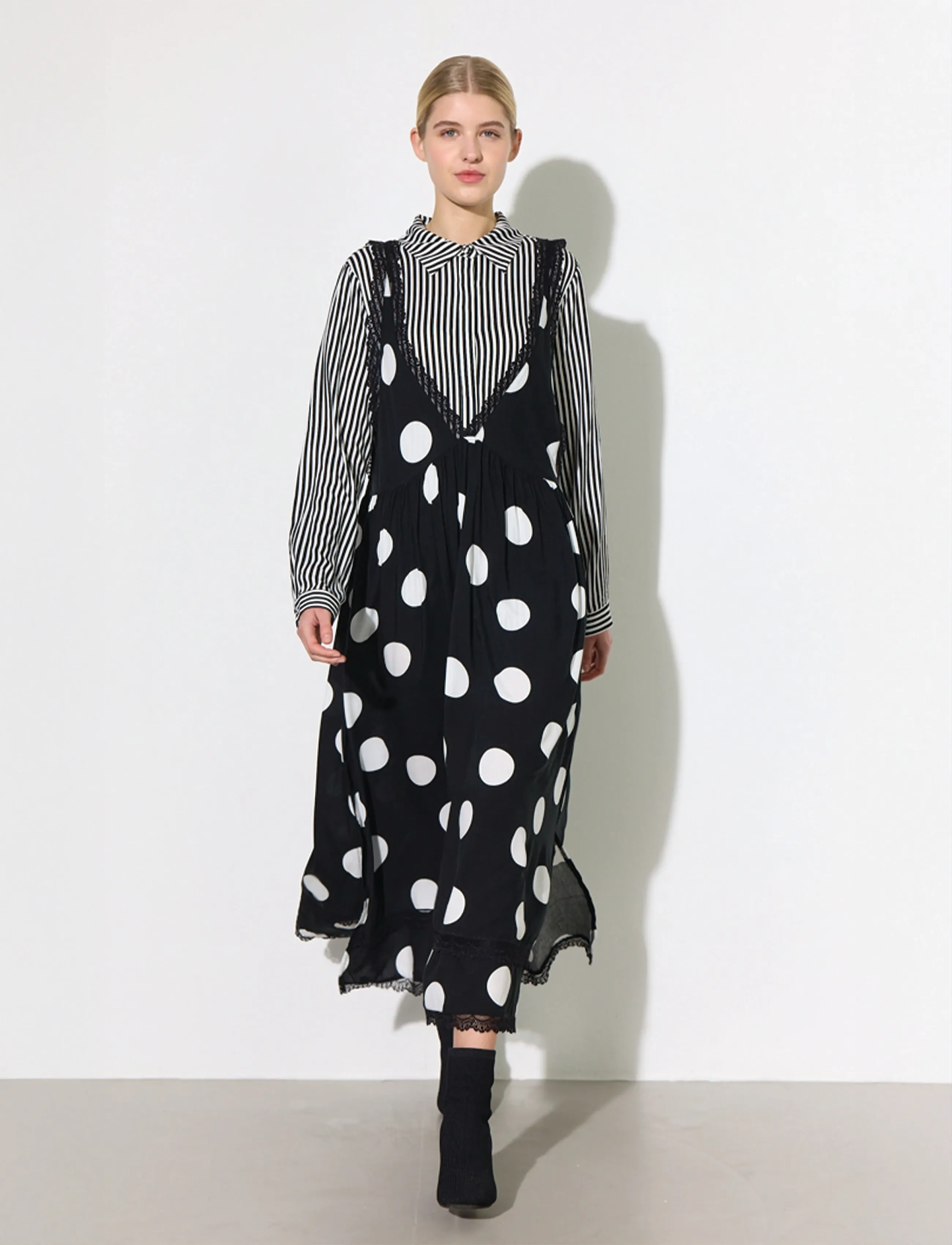 Hunkøn - Vicky Dress - maksikleidid - big dots - 4
