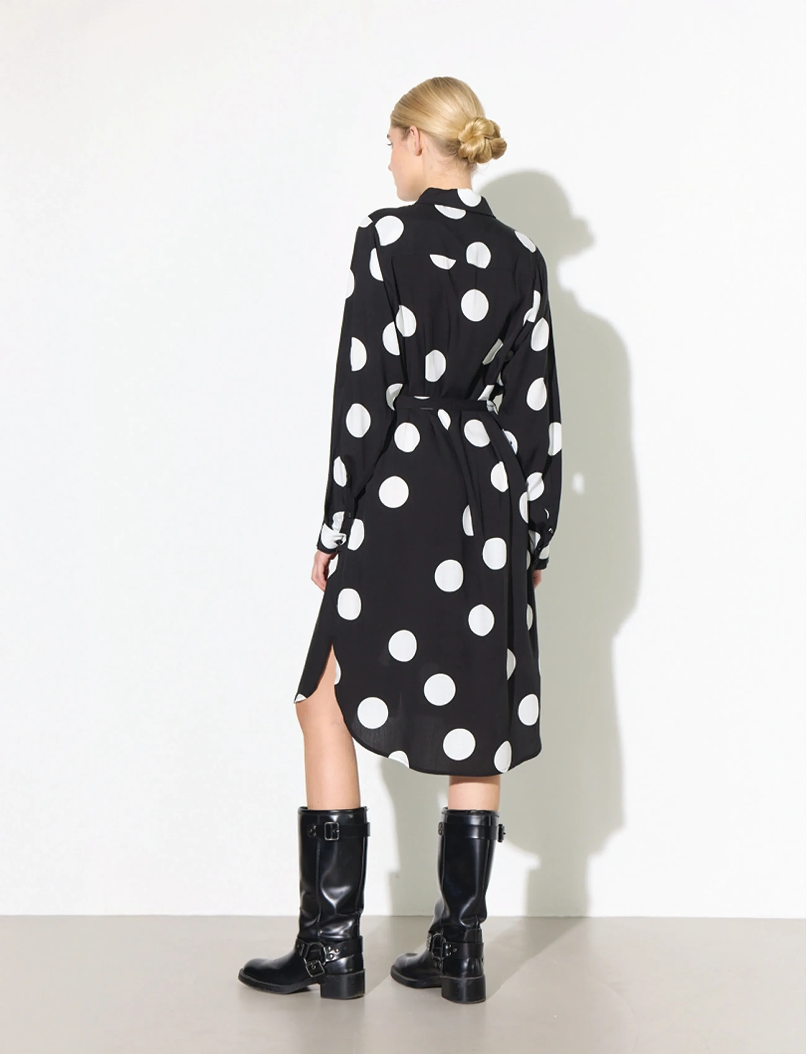 Hunkøn - Vicky Shirtdress - midimekot - big dots - 3