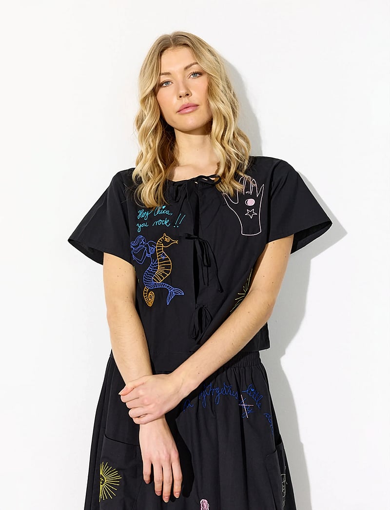 Hunkøn - Nima Shirt - short-sleeved blouses - black - 3