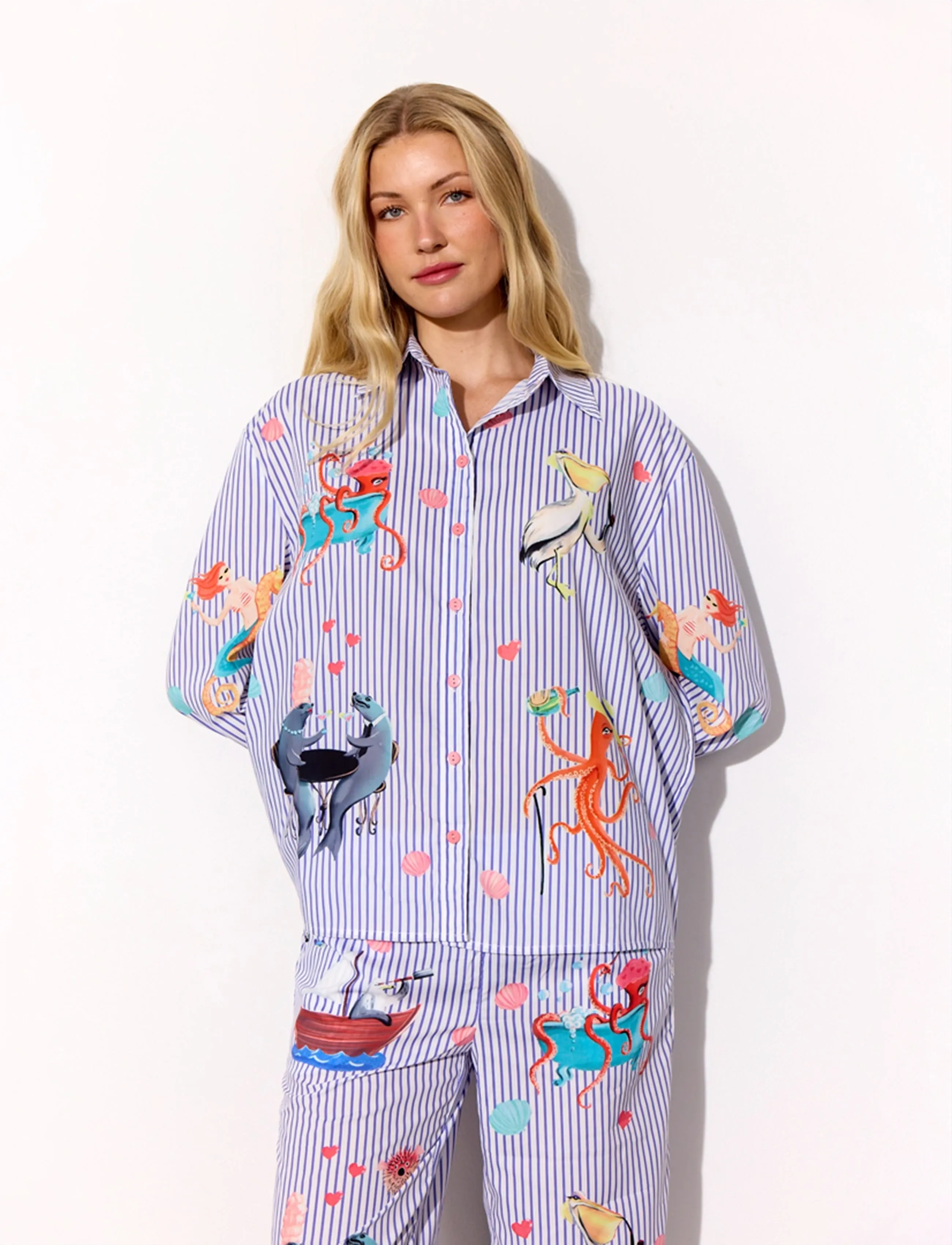 Hunkøn Nessie Shirt - Bluser & Skjorter - BLUE OCEAN ART PRINT / blue