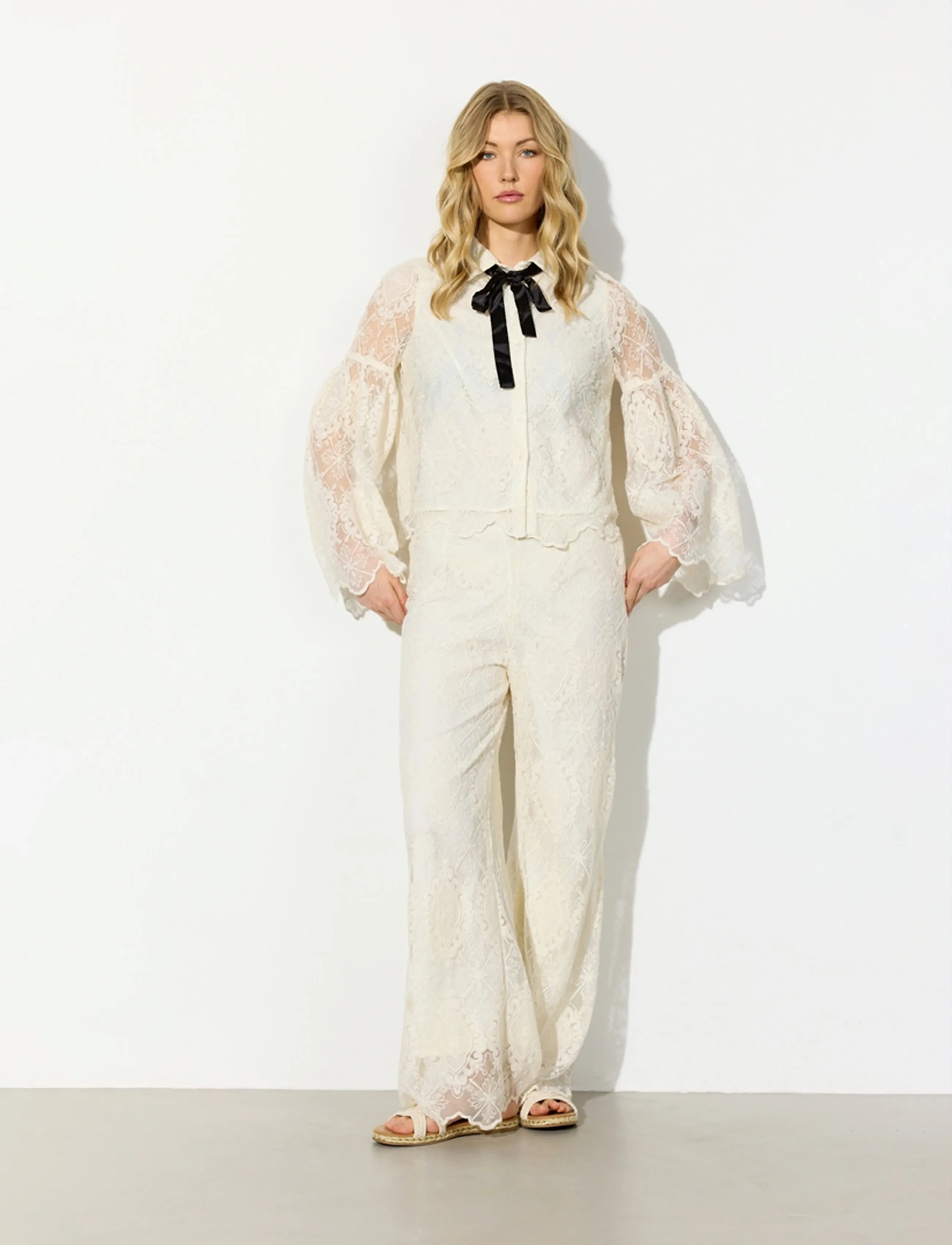 Hunkøn - Lulu Lace Shirt - pitkähihaiset kauluspaidat - cream lace - 5