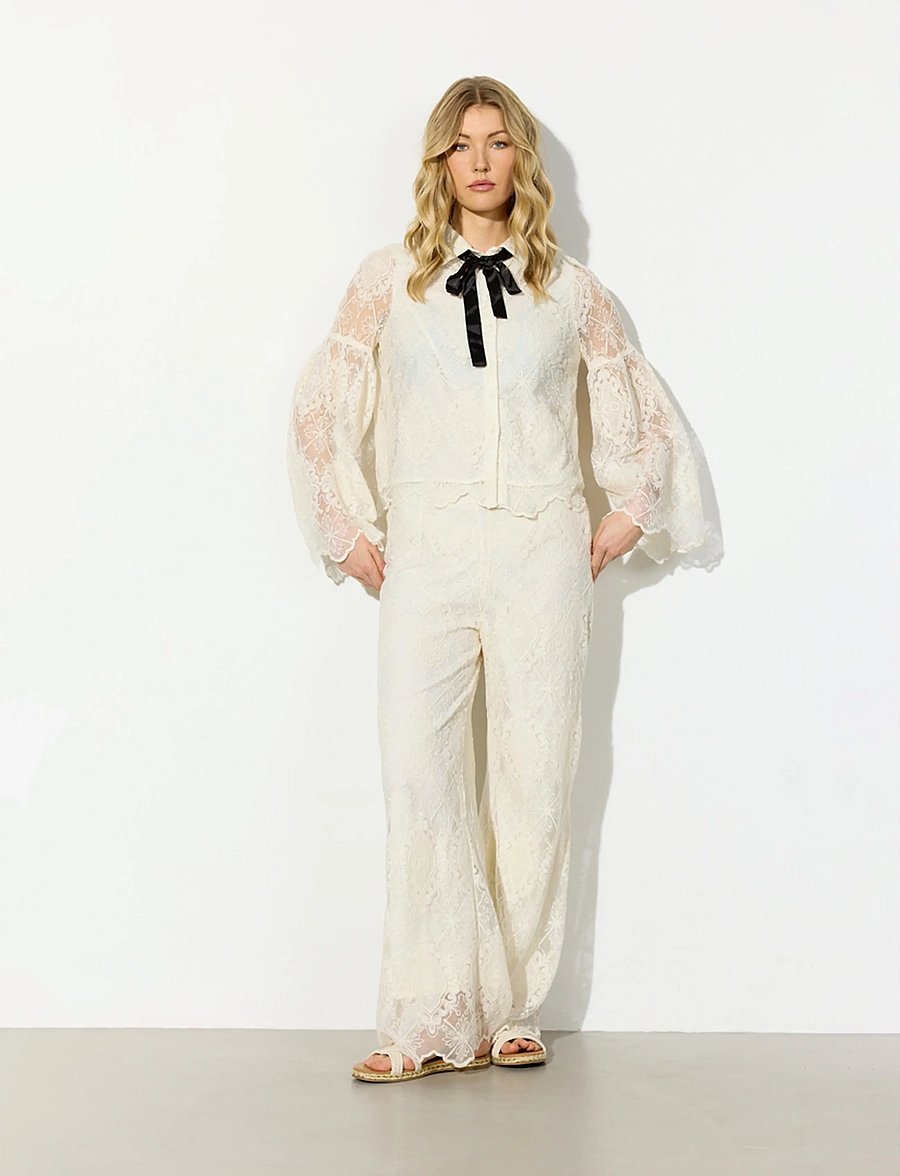 Hunkøn - Lulu Lace Shirt - long-sleeved shirts - cream lace - 5