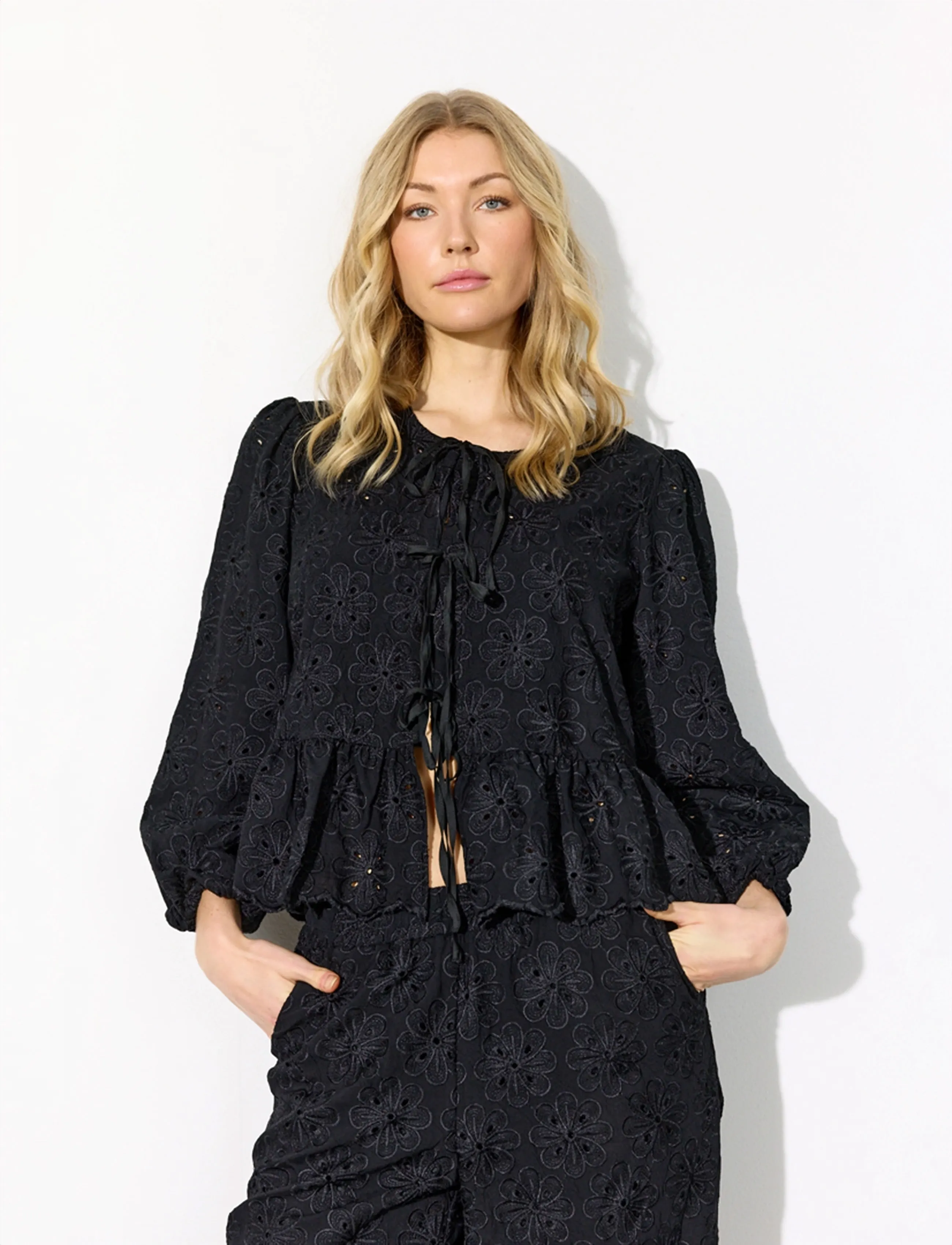Hunkøn Vanya Shirt, L, Black, Bluser > Langærmede, Dame
