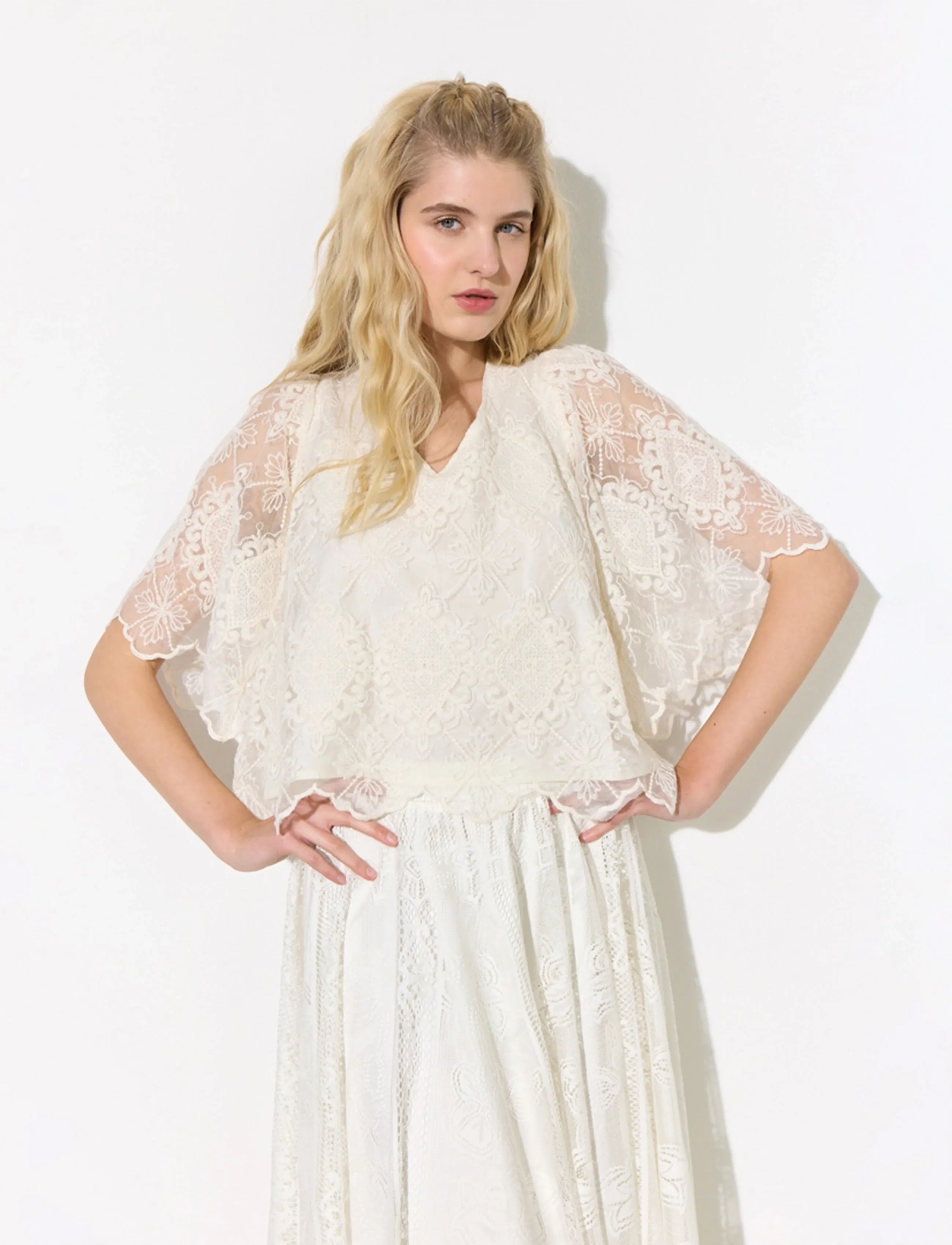 Hunkøn - Lulu Lace Blouse - short-sleeved blouses - cream lace - 3
