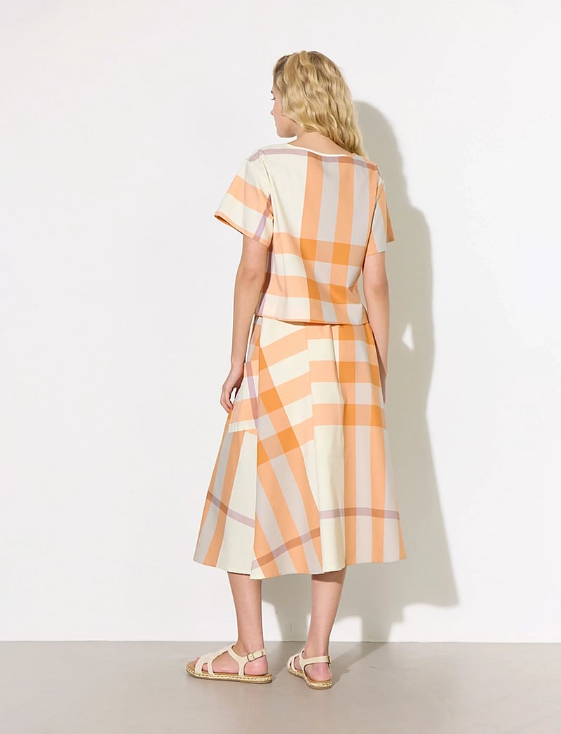 Hunkøn - Frankie Skirt - midi-röcke - orange checked - 4