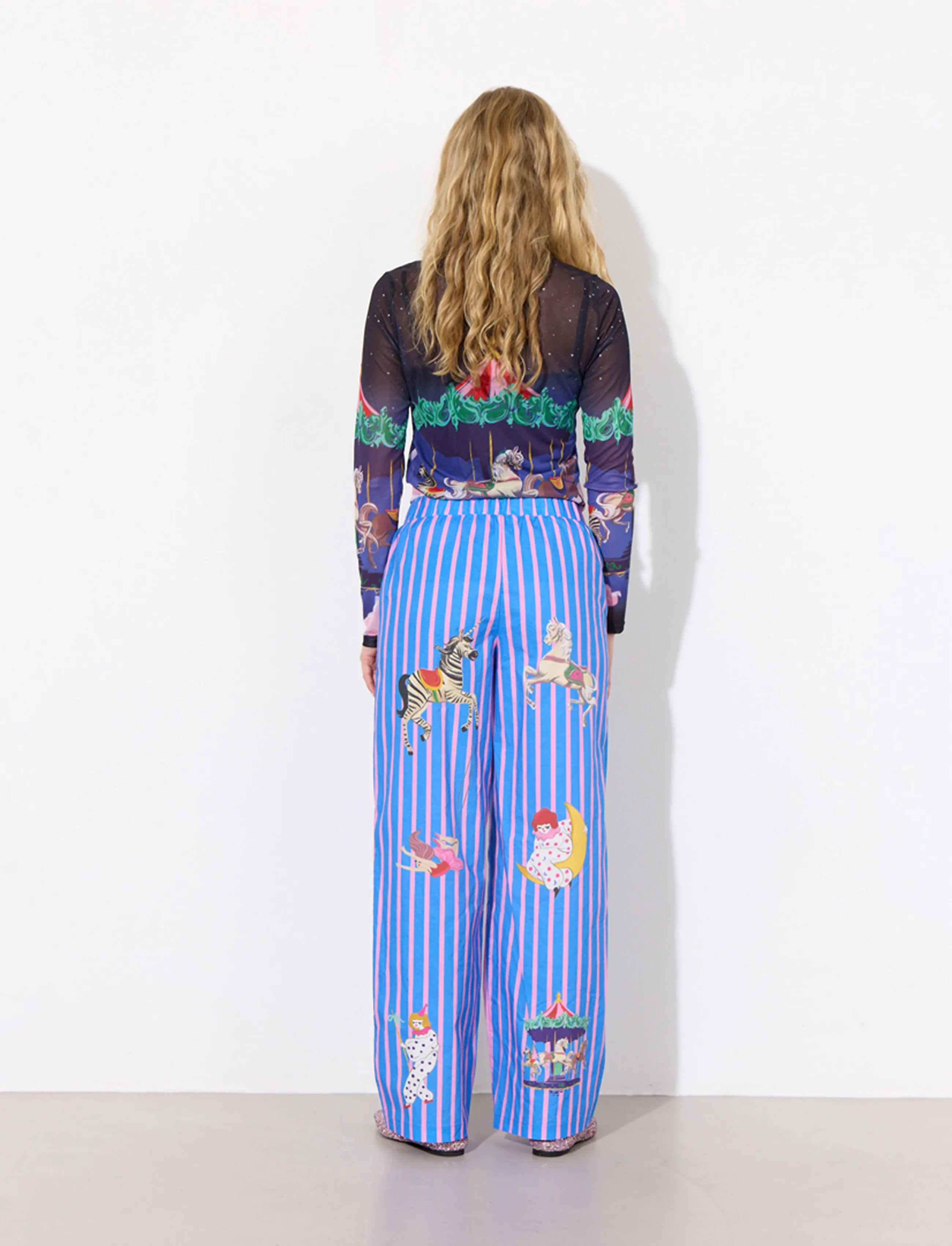 Hunkøn - Calista Mesh Blouse - långärmade blusar - dream fairground art print - 4