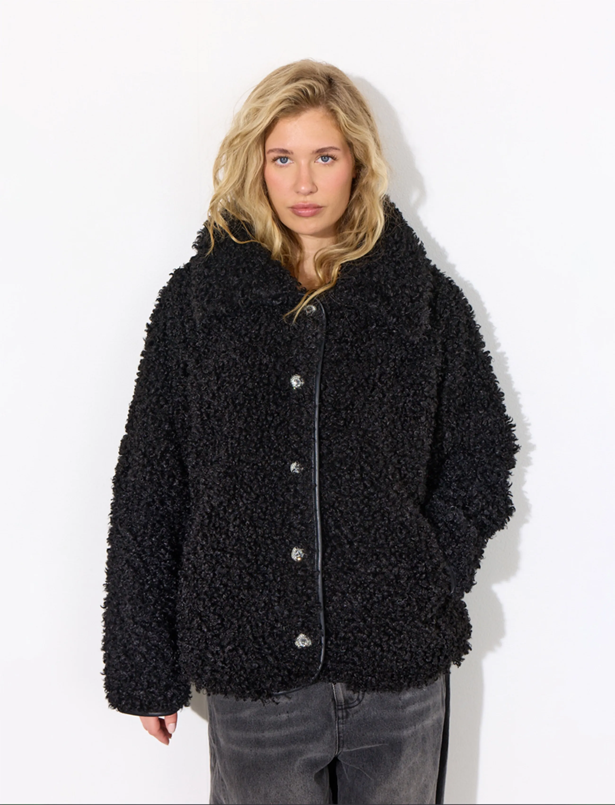 Hunkøn - Olga Jacket - faux fur jakker - black - 3