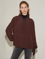 HUNKYDORY - Elena Printed Blouse - blouses met lange mouwen - chocolate brown aop - 2