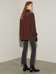 HUNKYDORY - Elena Printed Blouse - long-sleeved blouses - chocolate brown aop - 3
