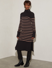 HUNKYDORY - Roxanne Dress - black toffee stripe - 4