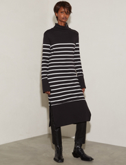 HUNKYDORY - Roxanne Dress - black white stripe - 4