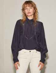 HUNKYDORY - Isley Blouse - long-sleeved blouses - charcoal - 2