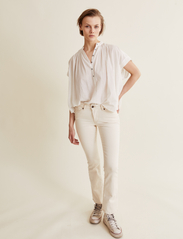 HUNKYDORY - Meg Blouse - short-sleeved blouses - frosty chalk - 2