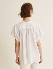 HUNKYDORY - Meg Blouse - short-sleeved blouses - frosty chalk - 3