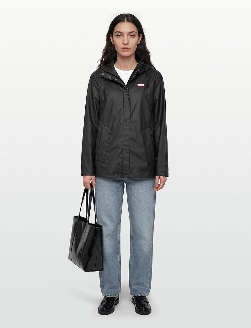 Hunter - IZZY PU HOODED JACKET - regnjackor - black - 4