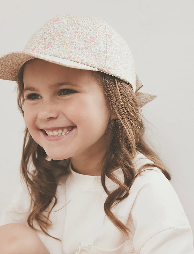 Huttelihut - Cap in Liberty Fabric - kasketter & caps - double cream - 0