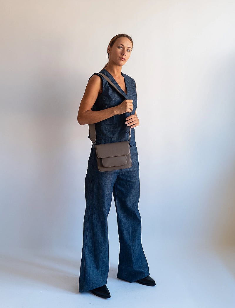 HVISK Cayman Pocket Soft Structure (HVI2405-012-010000) Crossbody Bag