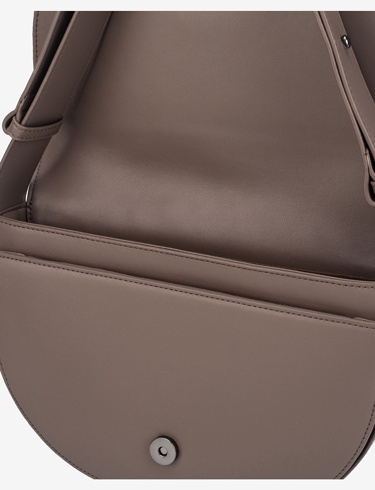 HVISK - CLIFF SOFT STRUCTURE - sünnipäevakingitused - cedar brown - 3