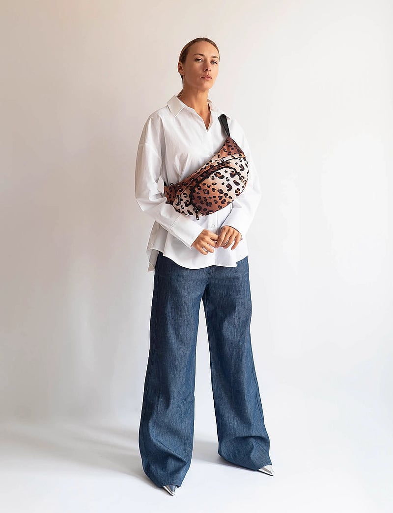 HVISK - JADE TWILL PRINT - magväskor - leopard - 0