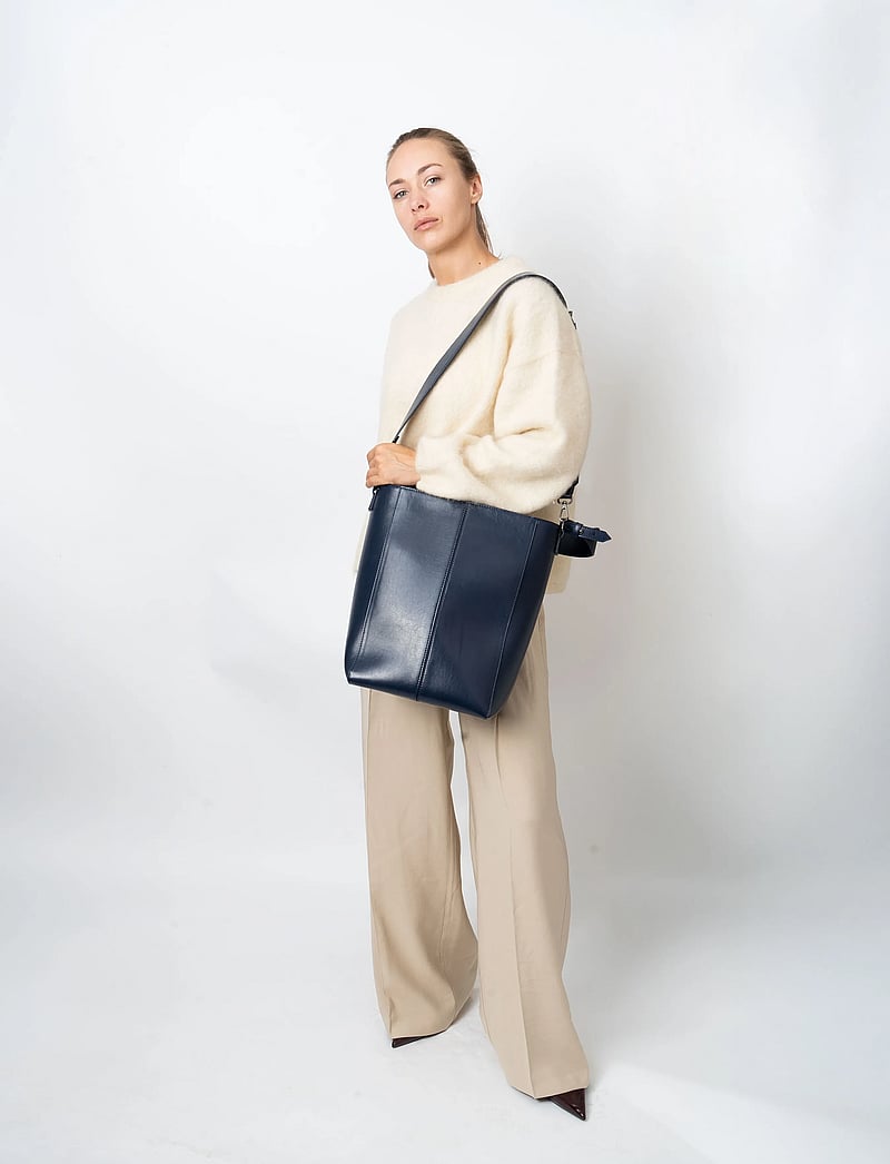 HVISK - CASSET GLOSSY STRUCTURE - speciella tillfällen - eclipse blue - 0