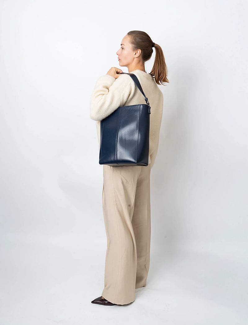 HVISK - CASSET GLOSSY STRUCTURE - speciella tillfällen - eclipse blue - 3