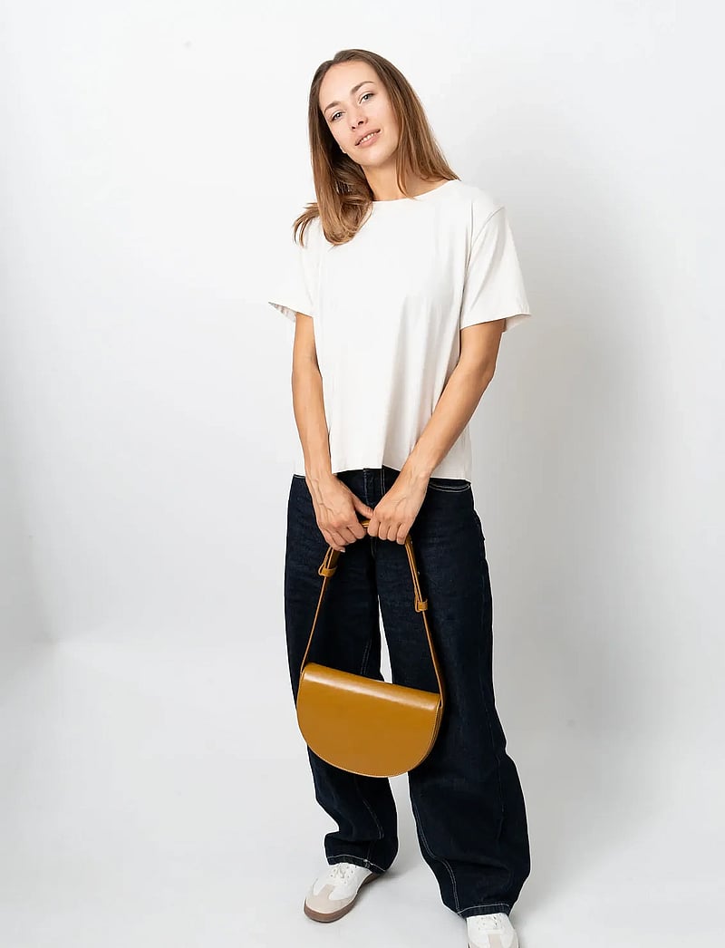 HVISK - CLIFF GLOSSY STRUCTURE - crossbody bags - amber haze - 5