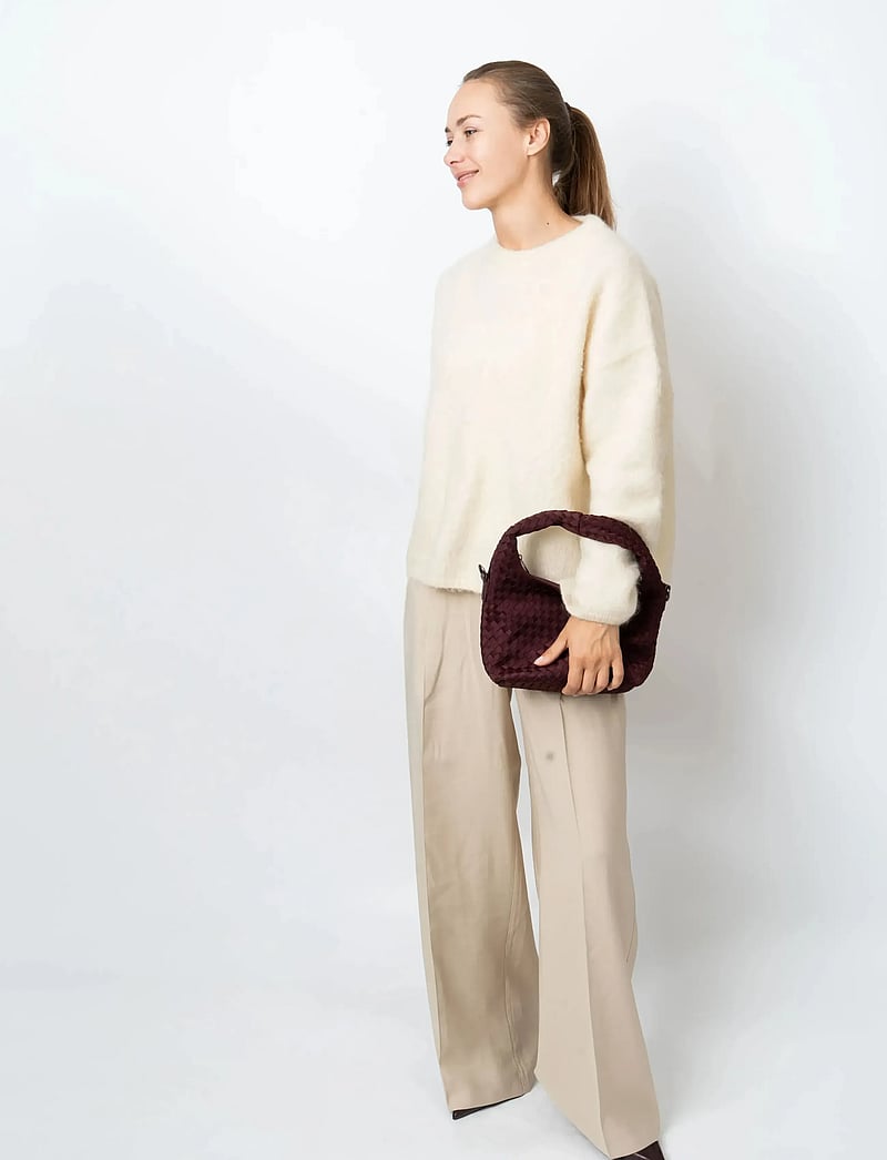 HVISK - TWIST BRAIDED NEOPRENE - erilised sündmused - midnight plum - 5