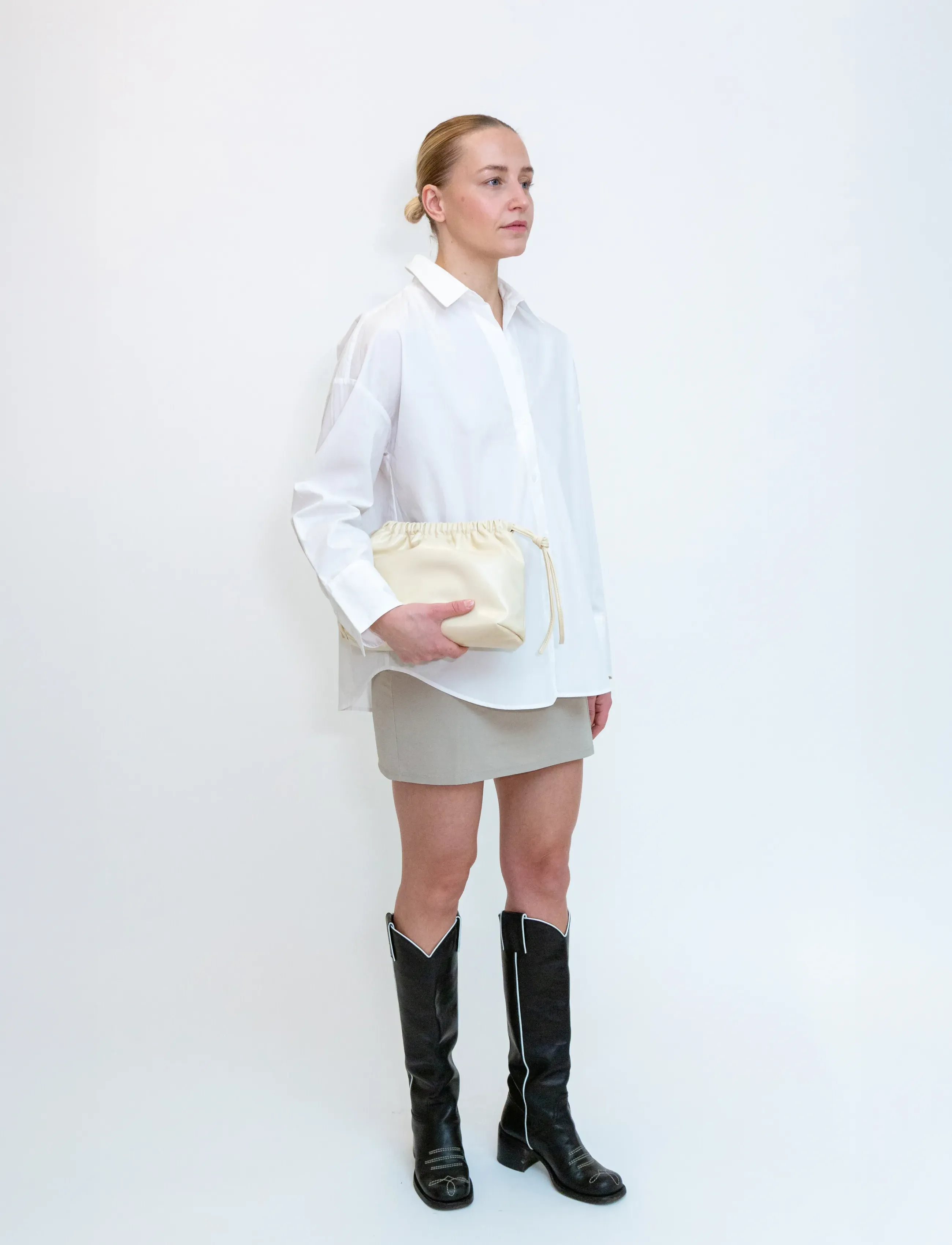 HVISK Arcane Glossy Structure, Kvinder, Skuldertaske Med Snøre, Beige, Str: ONE SIZE