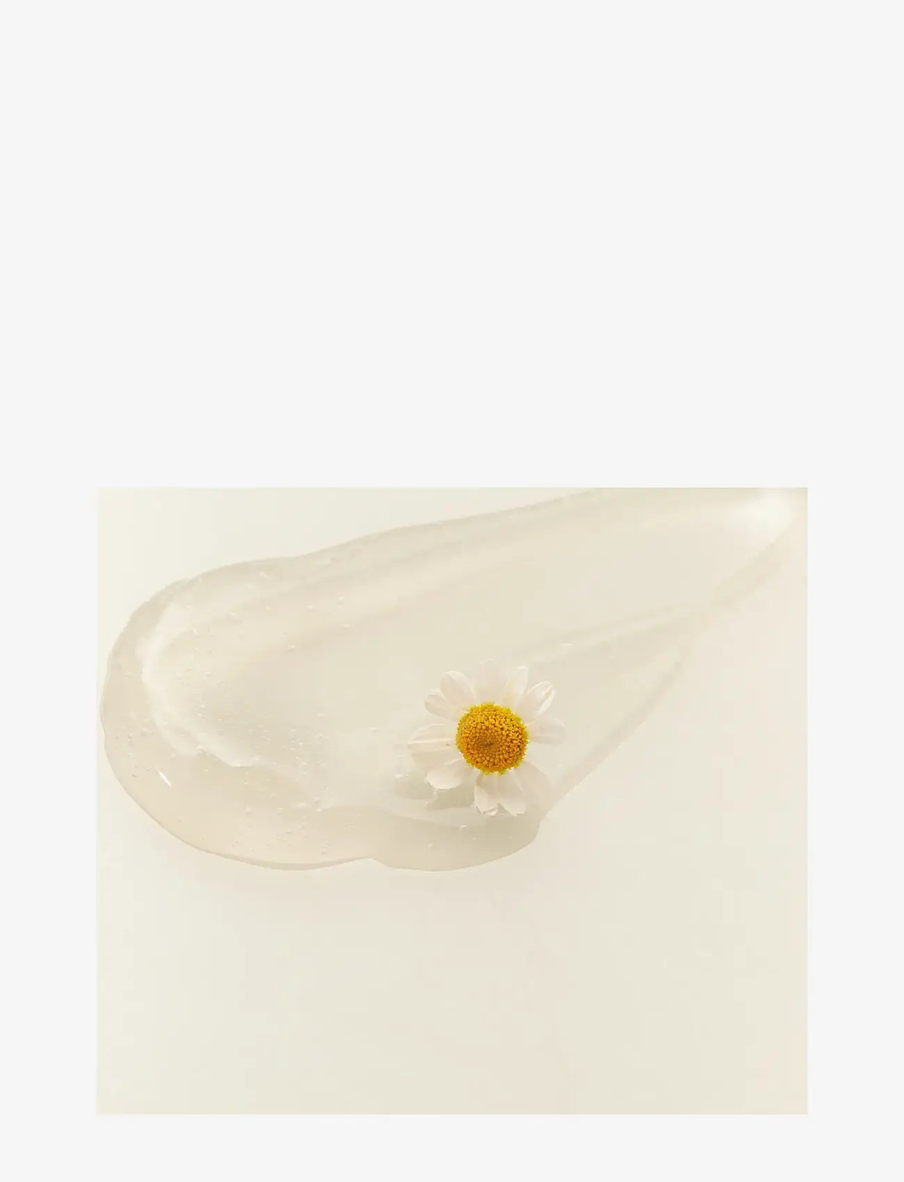 Hyggee - Relief Chamomile Gel Toner 200ml - hydrating toners - no color - 1