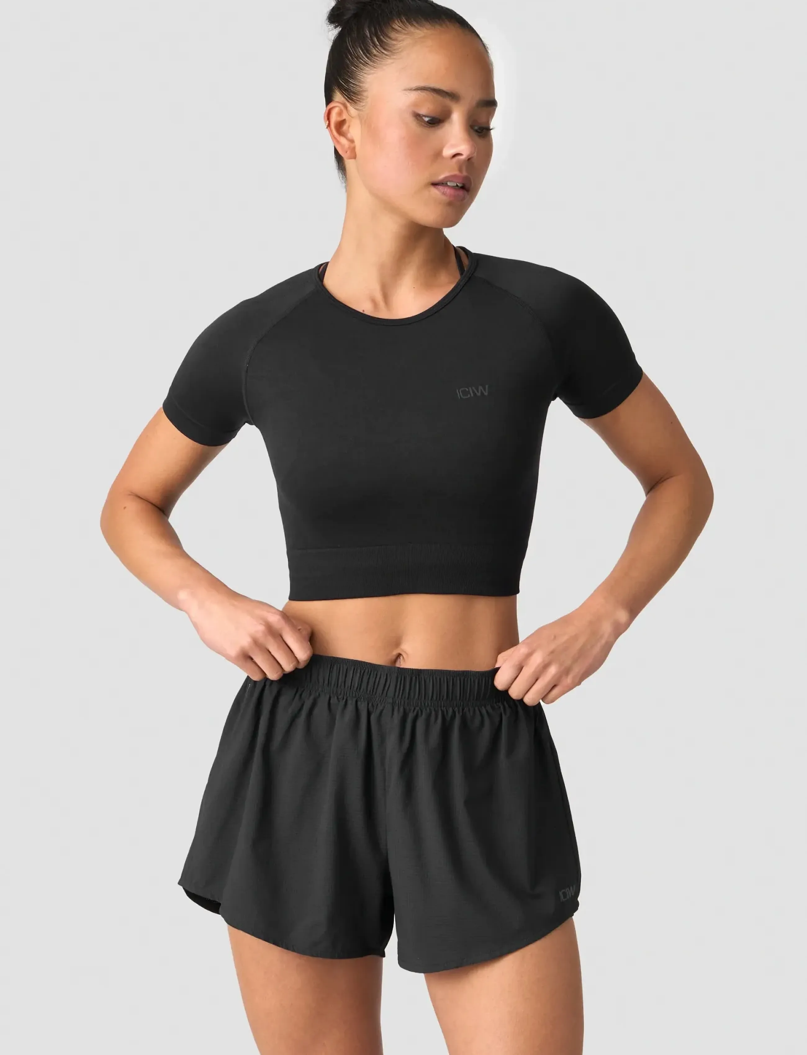 ICANIWILL - Define Seamless Cropped T-shirt - laveste priser - black/black - 4