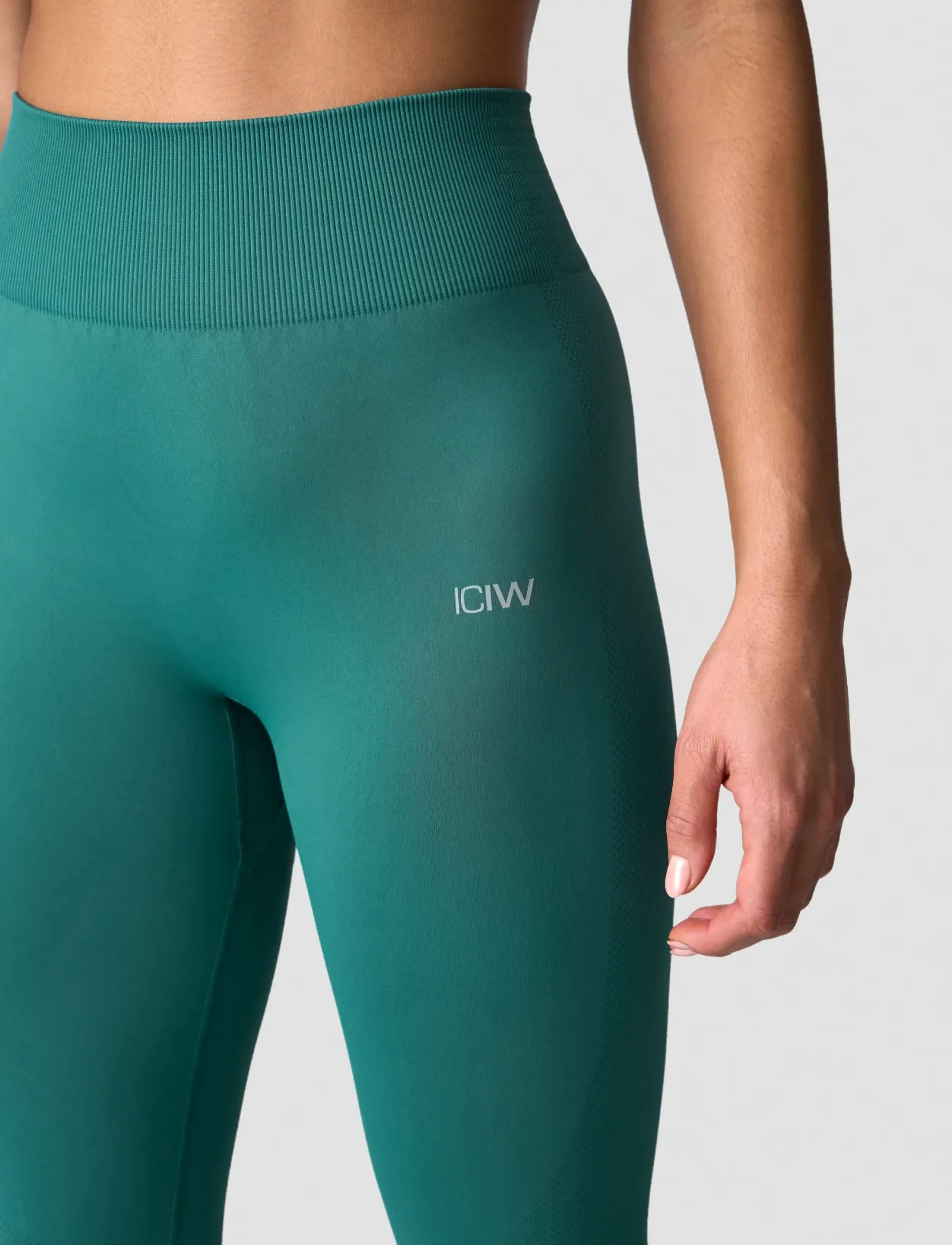 ICANIWILL - Define Seamless Tights - seamless tights - dusty green - 4