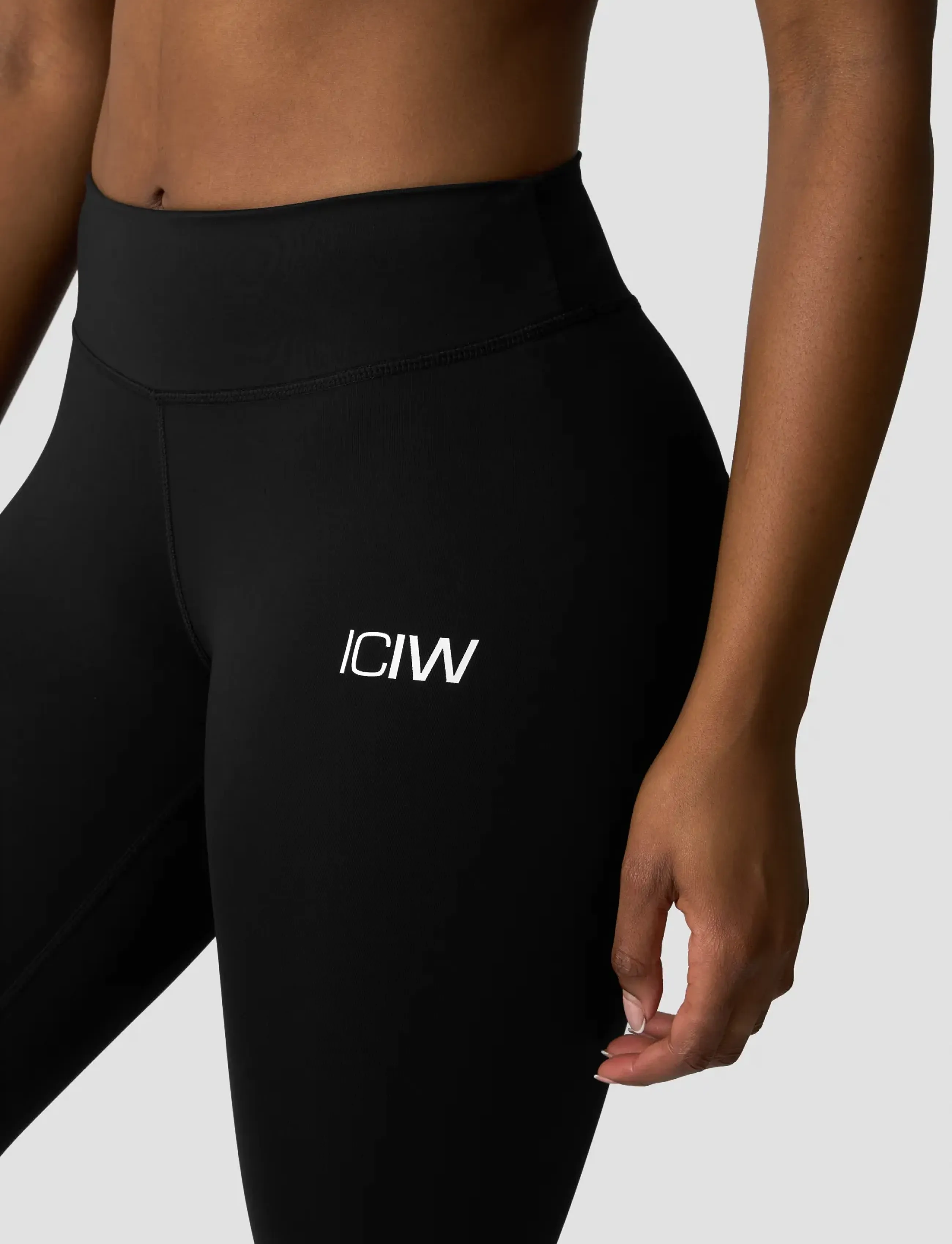 ICANIWILL - Scrunch V-shape Tights - trainingstights - black - 5