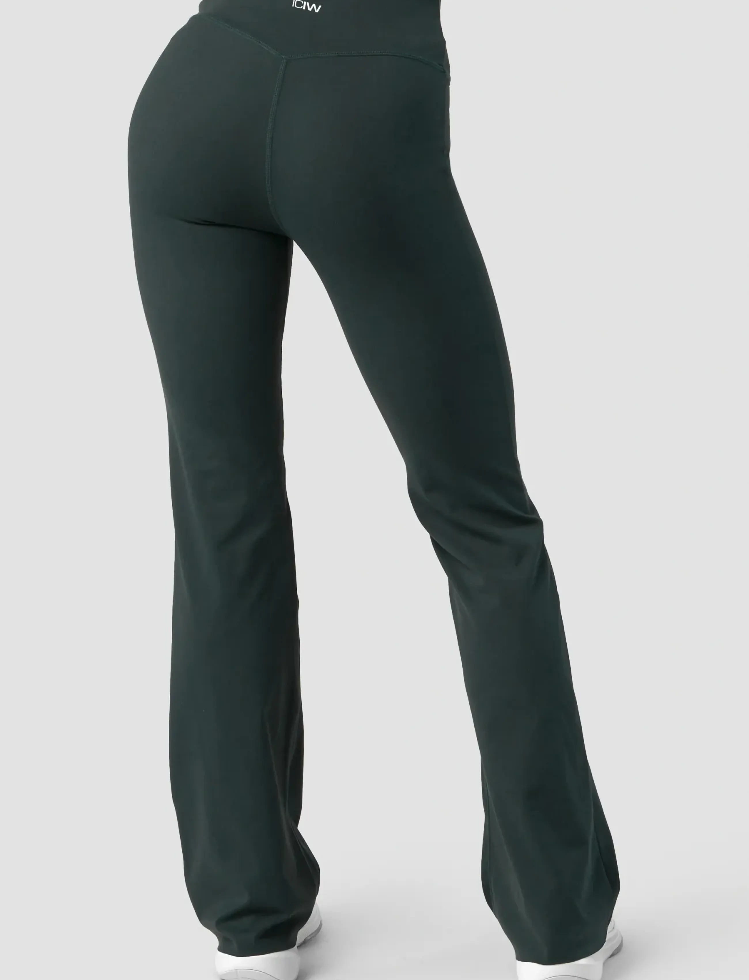 ICANIWILL - Nimble Flared Tights - volle länge - dark green - 3