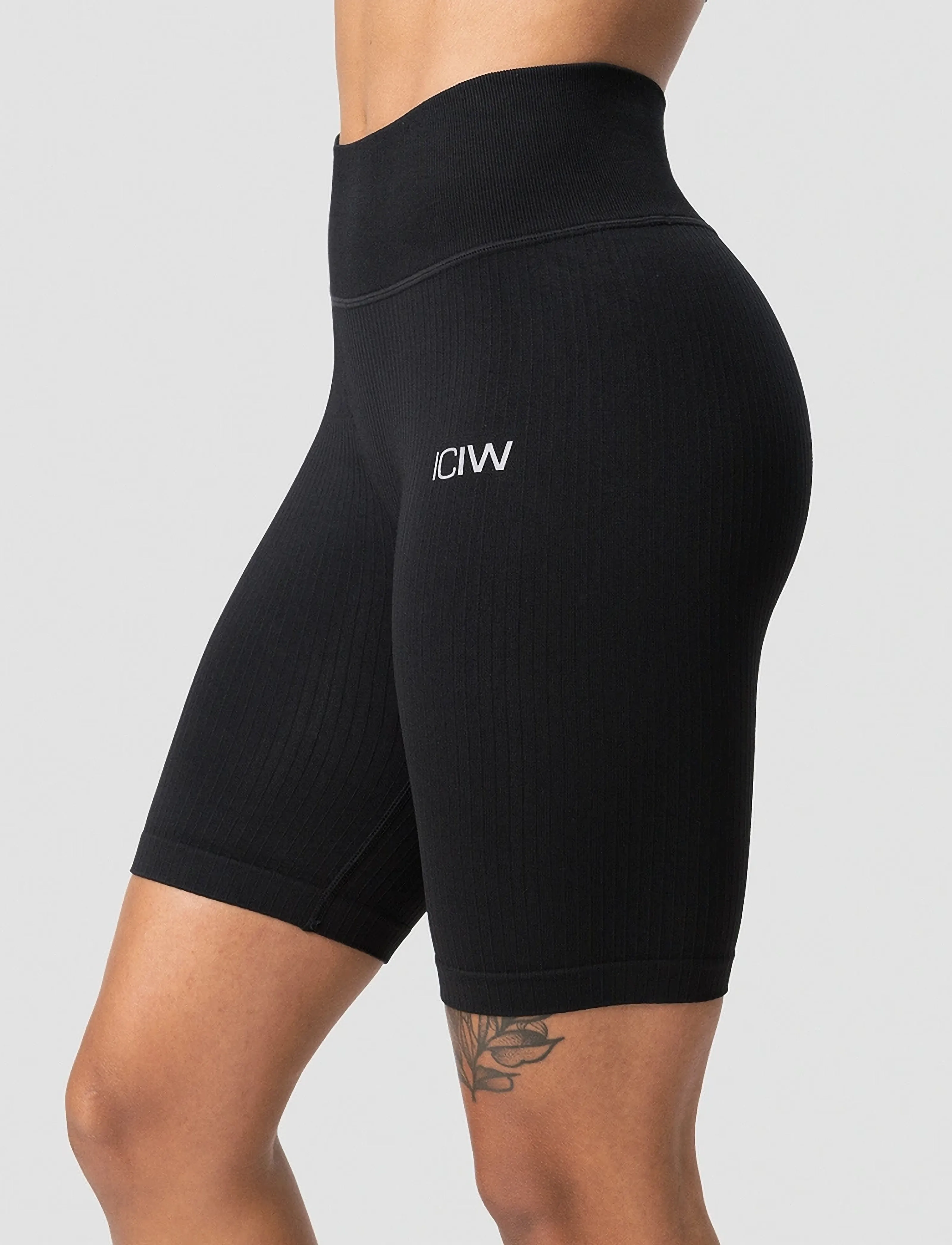 ICANIWILL - Ribbed Define Seamless Biker Shorts - 1/2 länge - black - 5