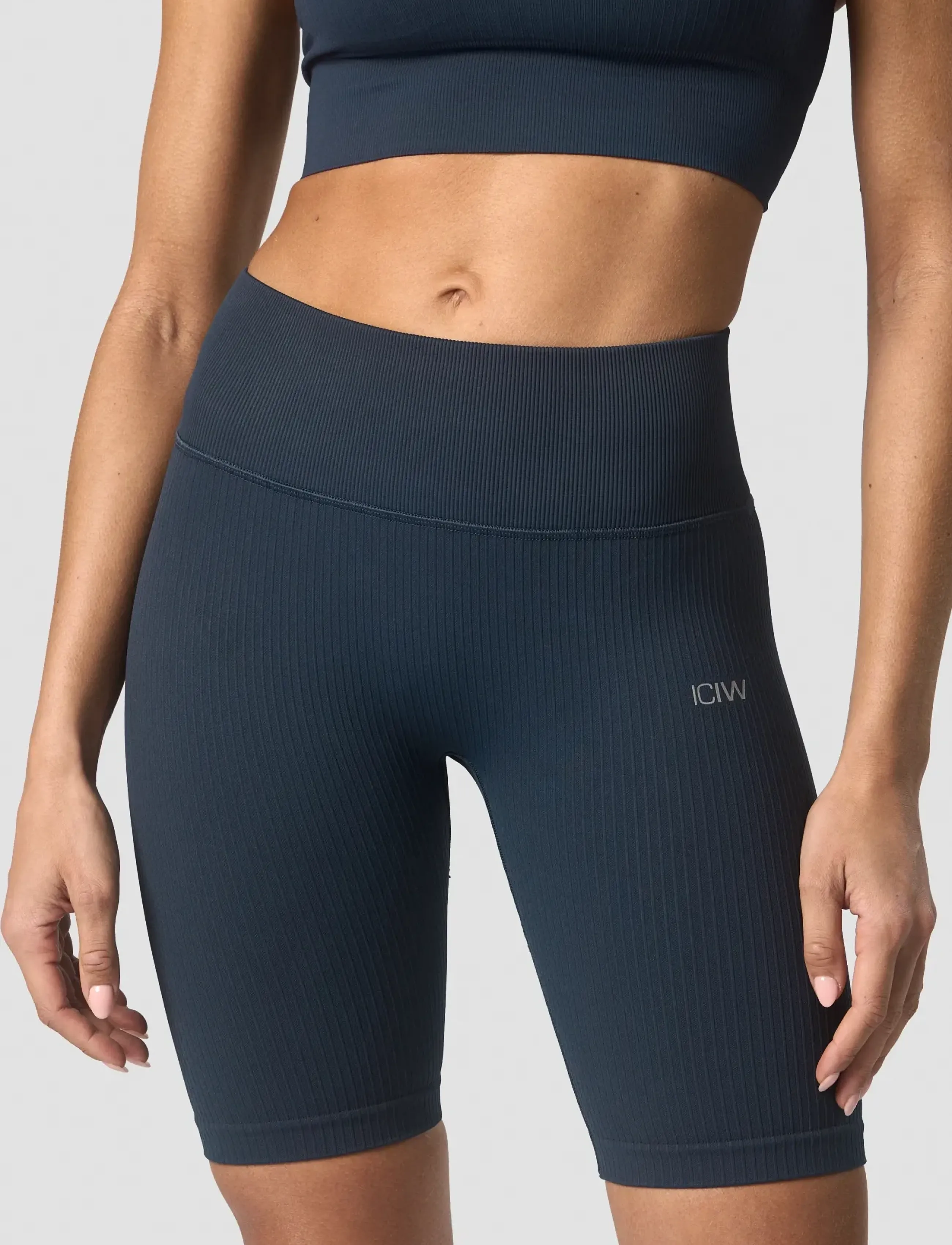 ICANIWILL - Ribbed Define Seamless Biker Shorts - 1/2 længde - dk teal - 0