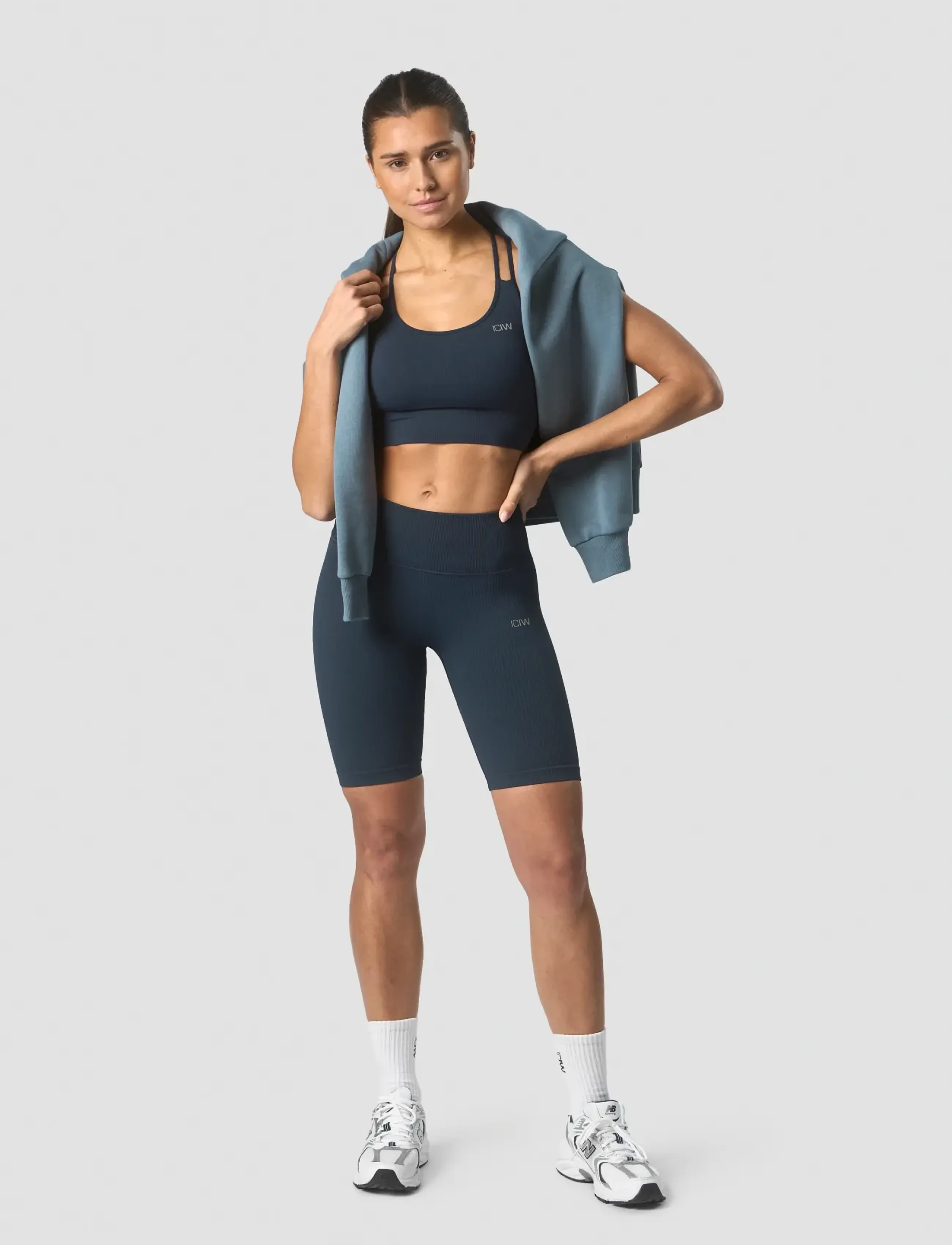 ICANIWILL - Ribbed Define Seamless Biker Shorts - 1/2 længde - dk teal - 3