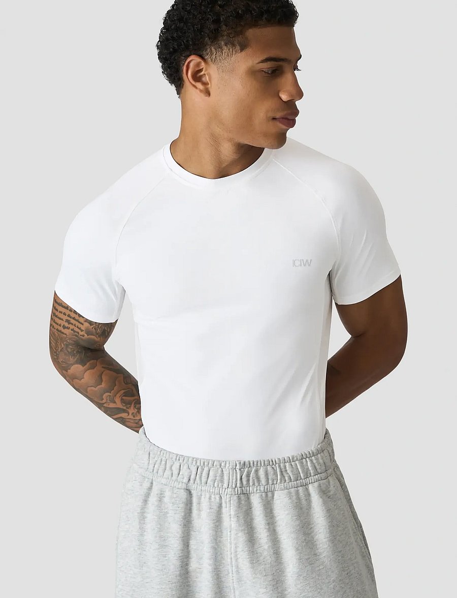 ICANIWILL - Stride Muscle Fit T-shirt Men - t-shirts - white snow - 0