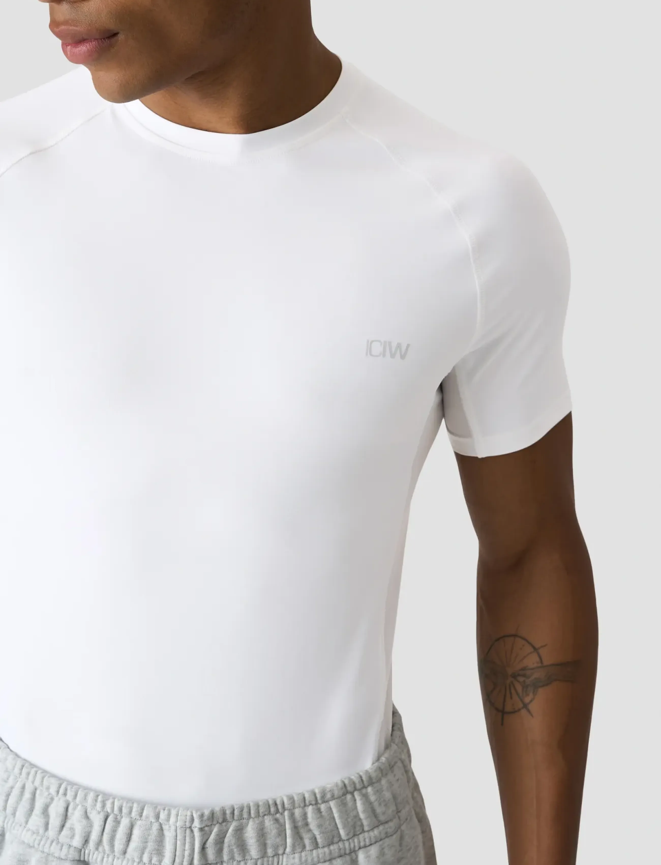 ICANIWILL - Stride Muscle Fit T-shirt Men - t-shirts - white snow - 3