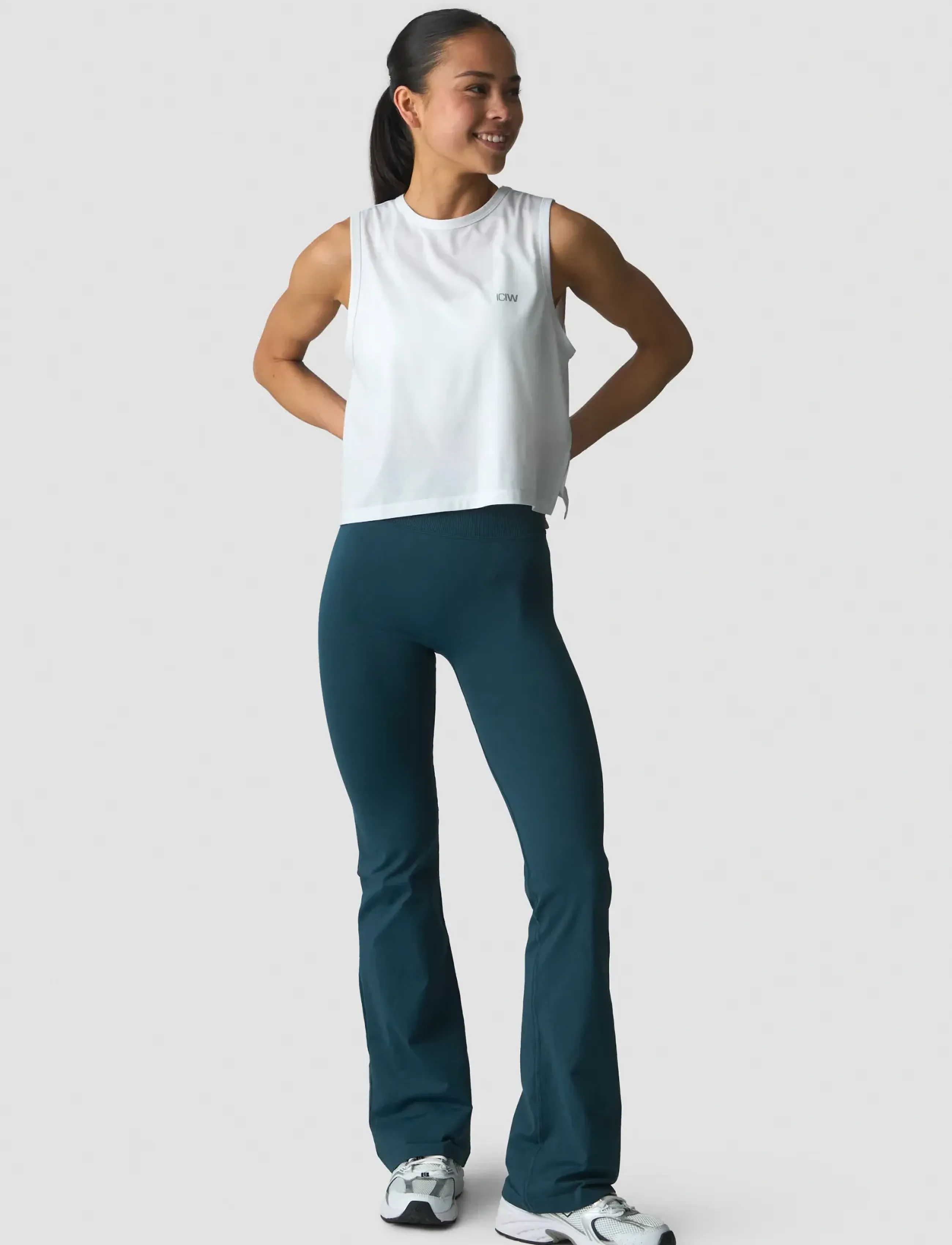 ICANIWILL - Define Seamless Flared Tights W - seamless tights - dark dusty teal - 5